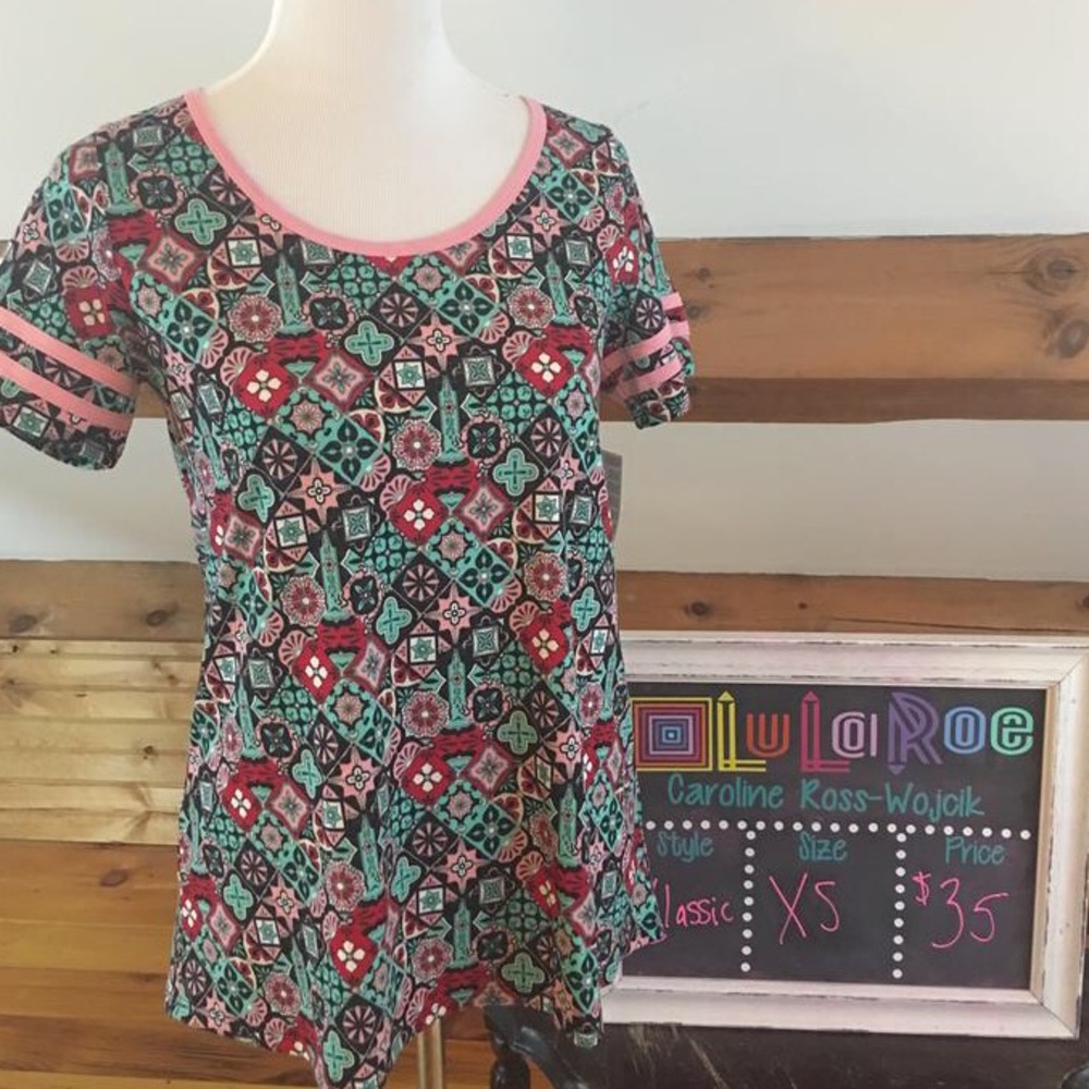 NWT XS Classic Tee